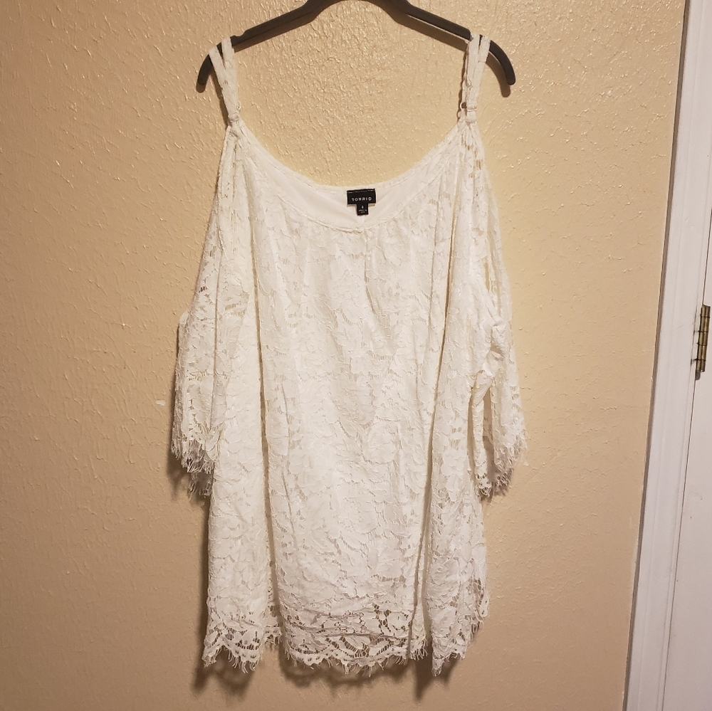Torrid‎ Floral Lace Cold Shoulder Top Size 4